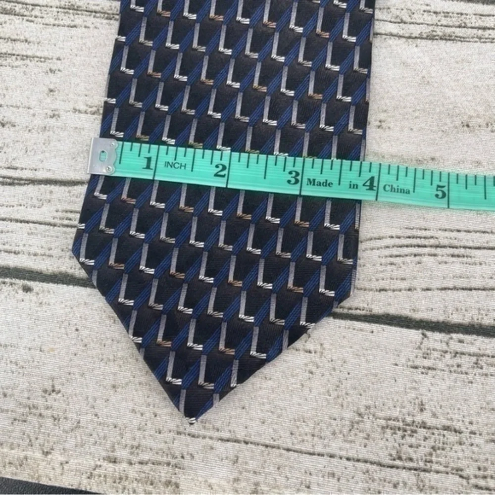 Satel's San Antonio Mens tie j.v richards